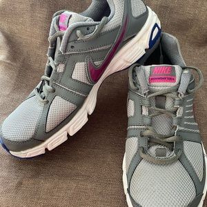 NIKE DOWNSHIFTERS ATHLETIC SHOES LADIES SIZE 9.5